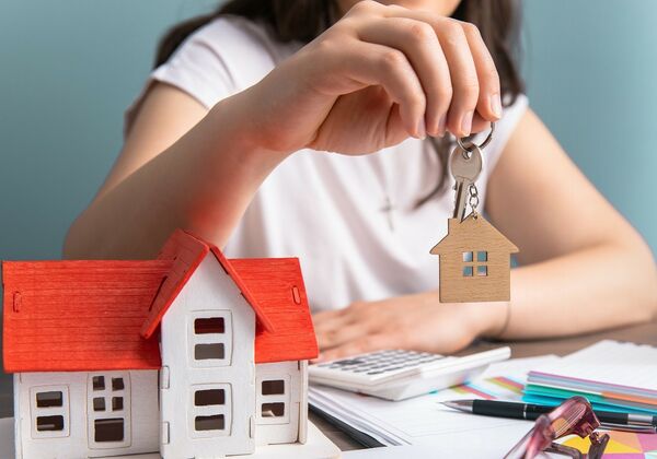 Schlüsselübergabe Immobilienkauf